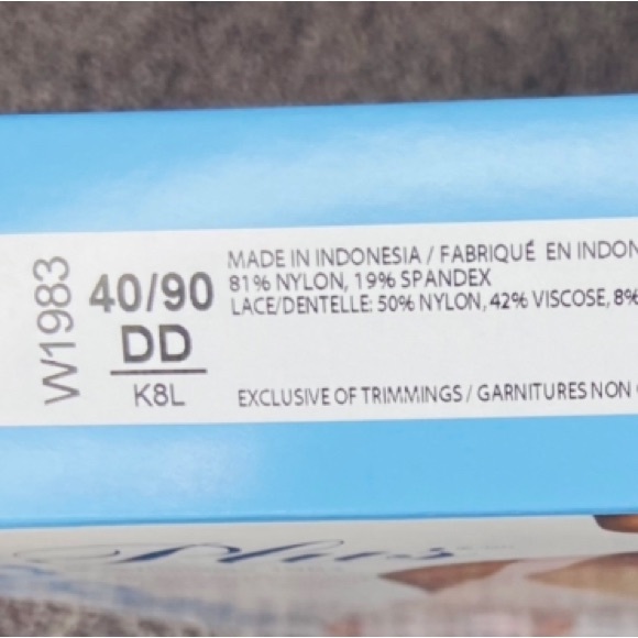 Wonderbra Women’s Underwire Bra - Picture 3 of 9